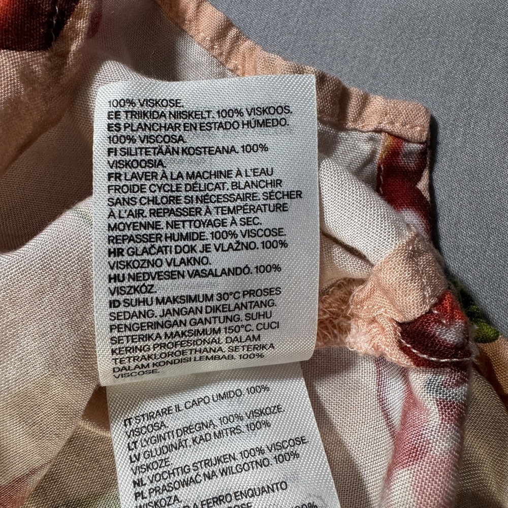 H&M Divided Womens Small Cherry Print Button Up Shirt Peach Short Sleeve Viscose - Picture 8 of 11